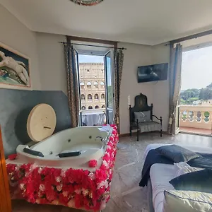 https://colosseo-view-from-2-jacuzzi.it-romehotels.com